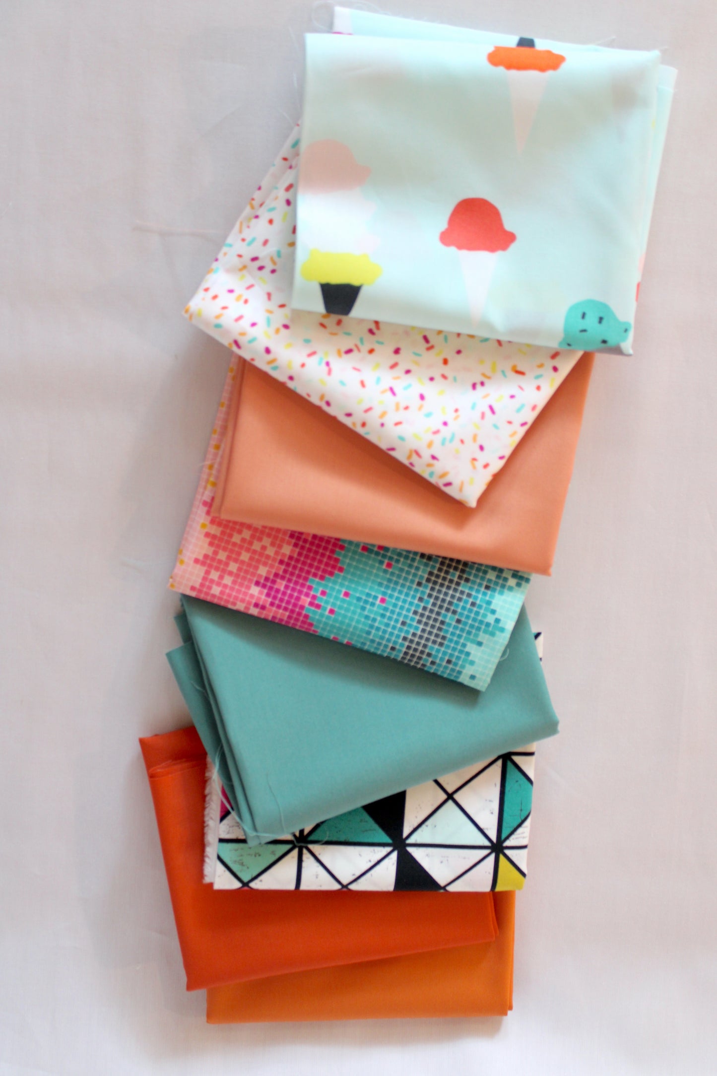 Ice Cream Sundae | Fat Quarter Bundle | 8 Count