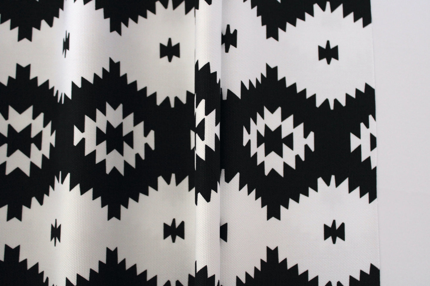 Canvas | Daring Tribal Noir | Wide Back